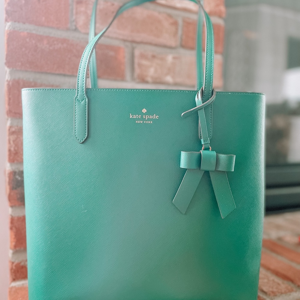 Kate Spade purse, wallet, and credit card holder. Brand new without tags.